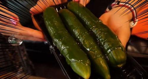 三亚网红吃瓜,瓜果飘香，美味尽享  第3张